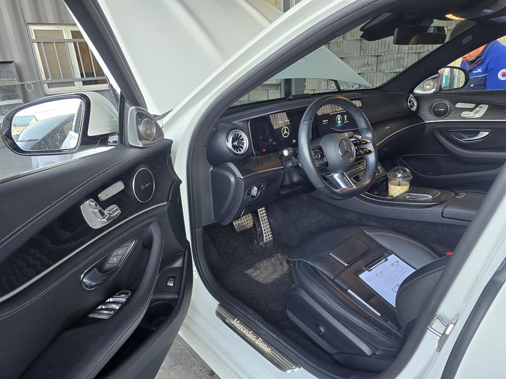 Mercedes Benz E class - Vista 7