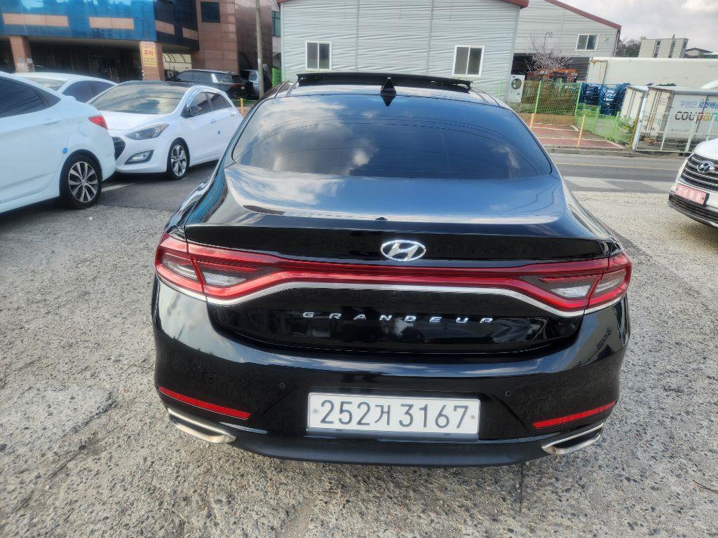 HYUNDAI Grandeur - Vista 3