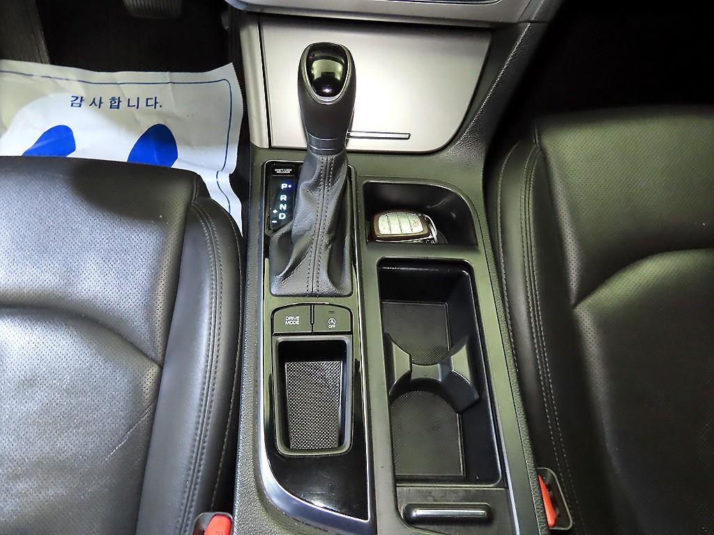 HYUNDAI Sonata - Vista 12