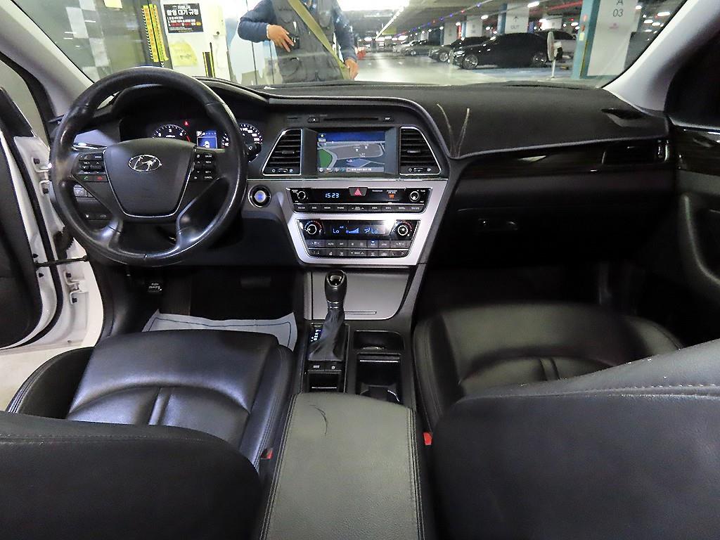 HYUNDAI Sonata - Vista 10