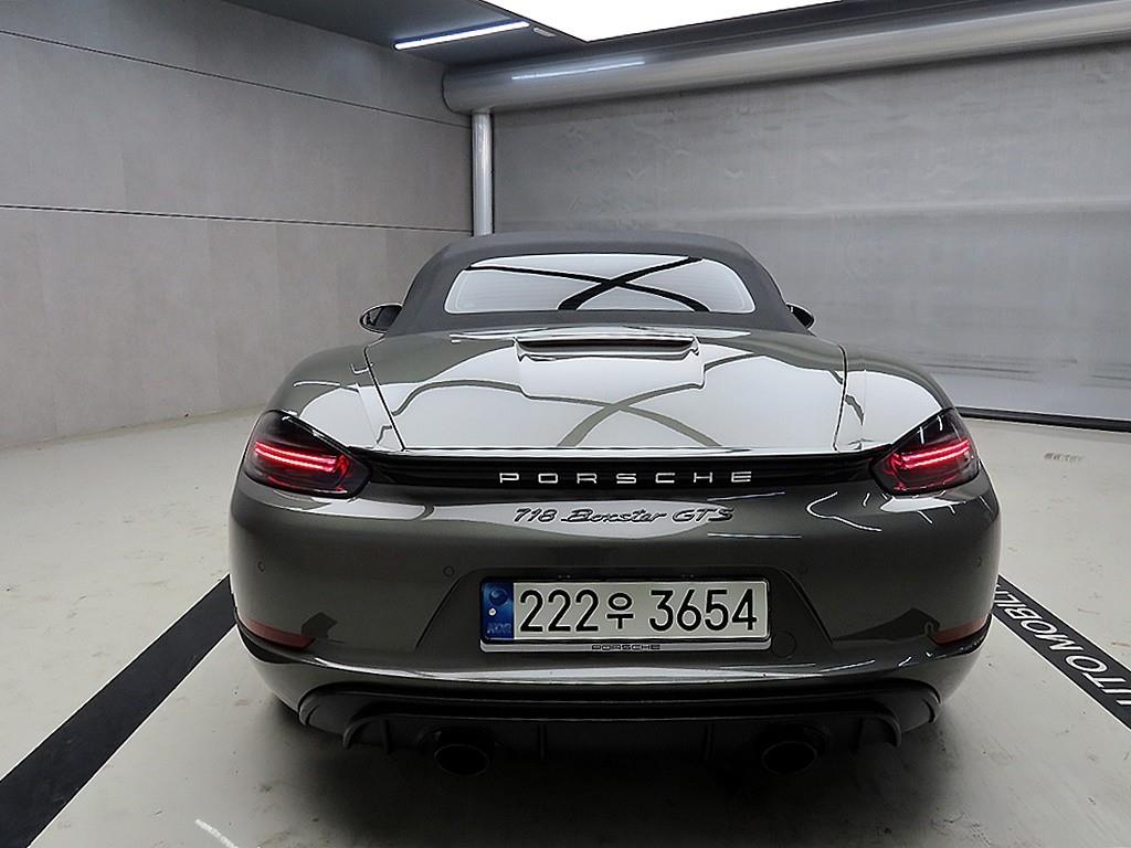 Porsche 718 - Vista 3