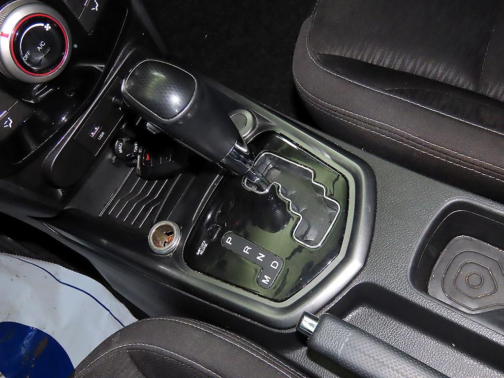 Ssangyong Tivoli - Vista 12