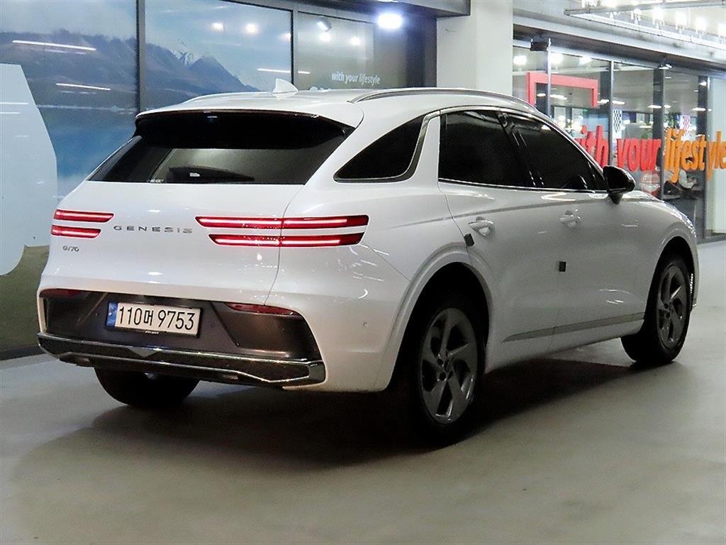 Genesis GV70 - Vista 4
