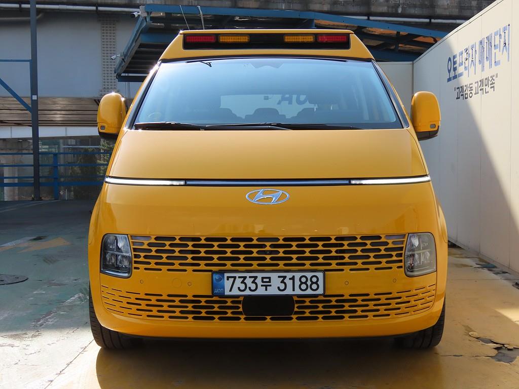 HYUNDAI Staria - Vista 2