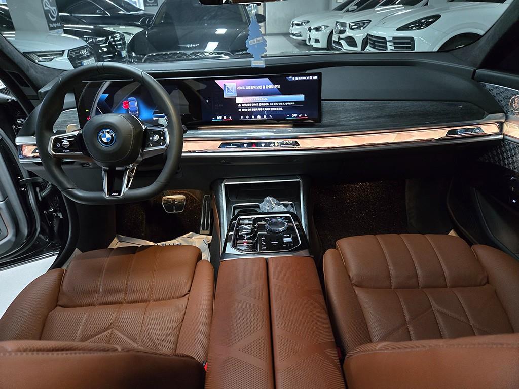 BMW 7 Series - Vista 9