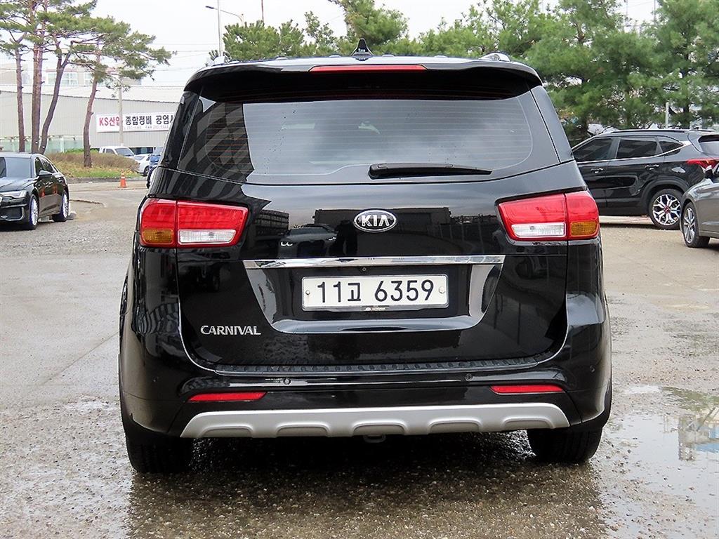 KIA Carnival - Vista 4