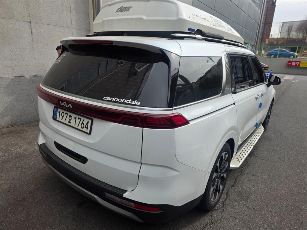 KIA Carnival - Vista 5