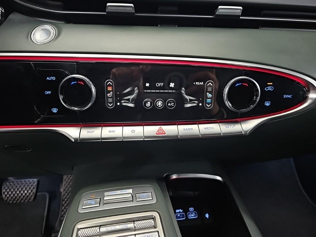 Genesis GV70 - Vista 10