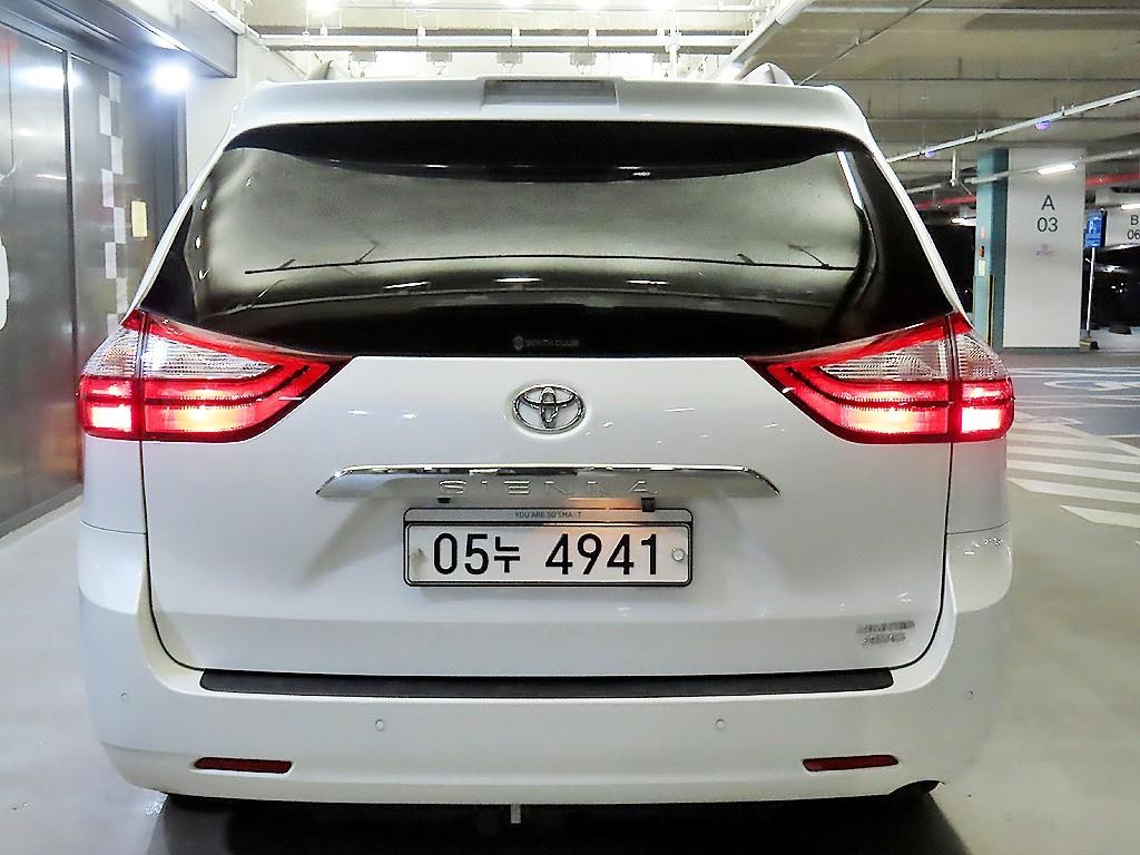 Toyota Siena - Vista 5