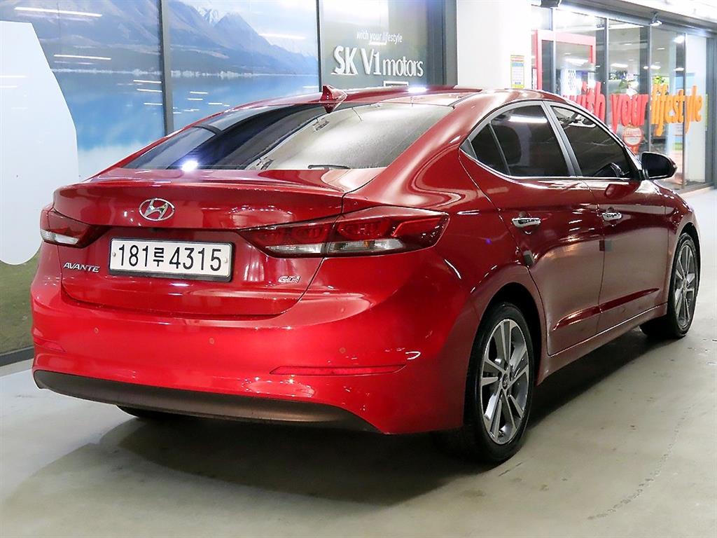 HYUNDAI Avante - Vista 4