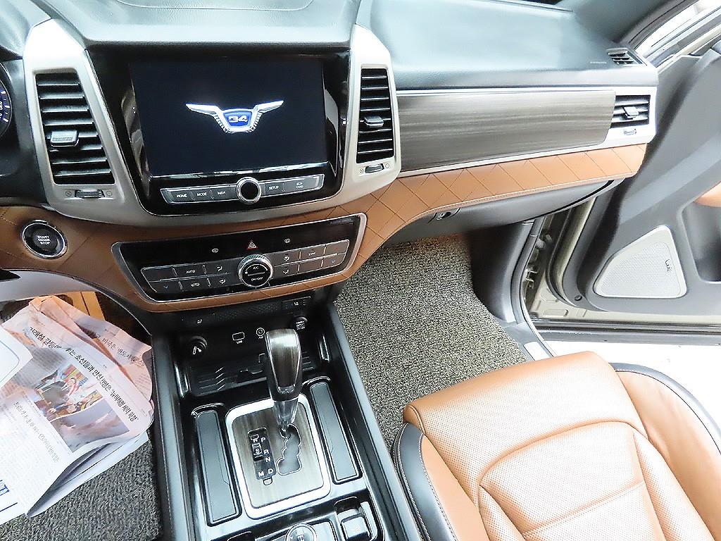 Ssangyong Rexton 2018 Gold color - Importación desde Corea - HF Imports Iquique - Foto 7