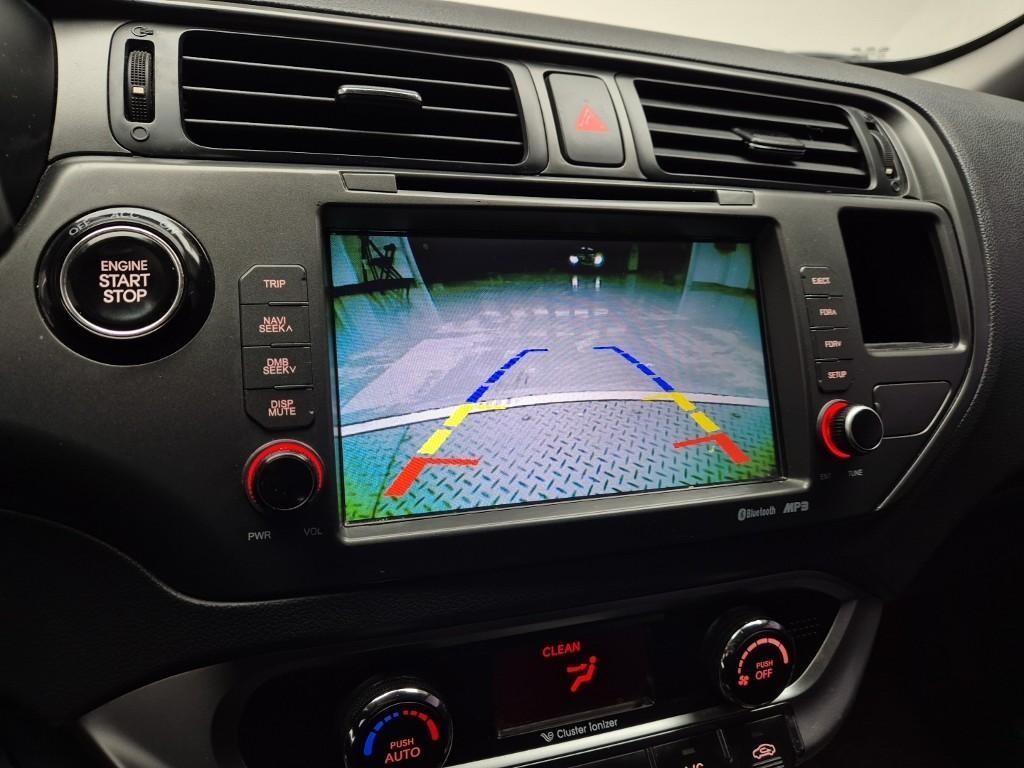 KIA Pride - Vista 12