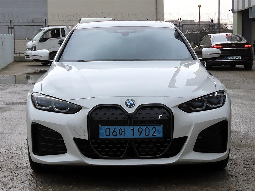 BMW i4 2022 Blanco - Importación desde Corea - HF Imports Iquique - Foto 1