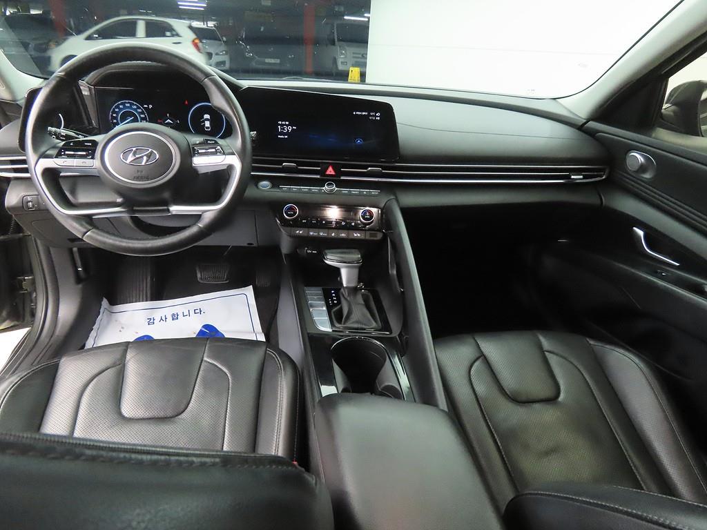 HYUNDAI Avante - Vista 7