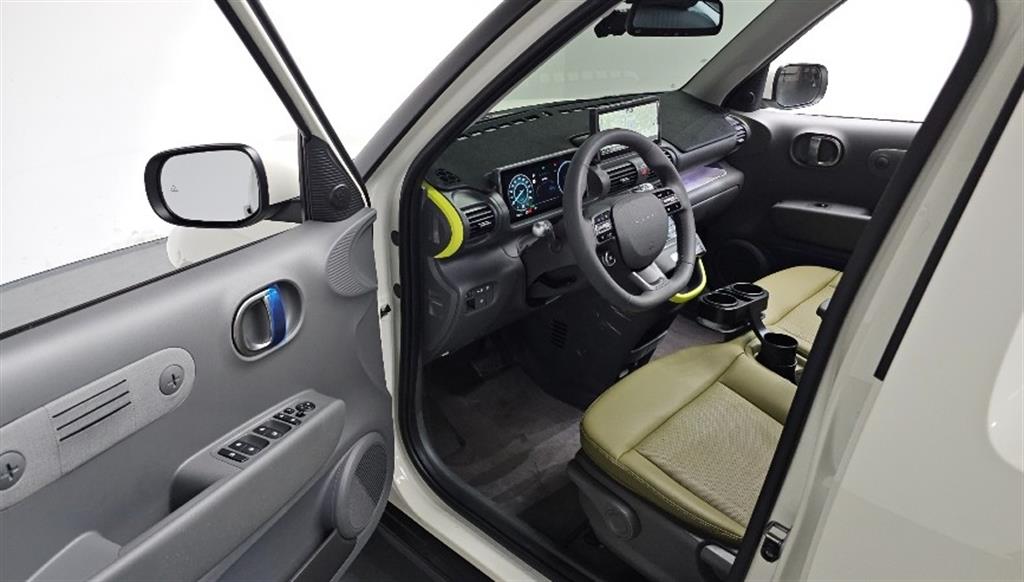 HYUNDAI Casper - Vista 10