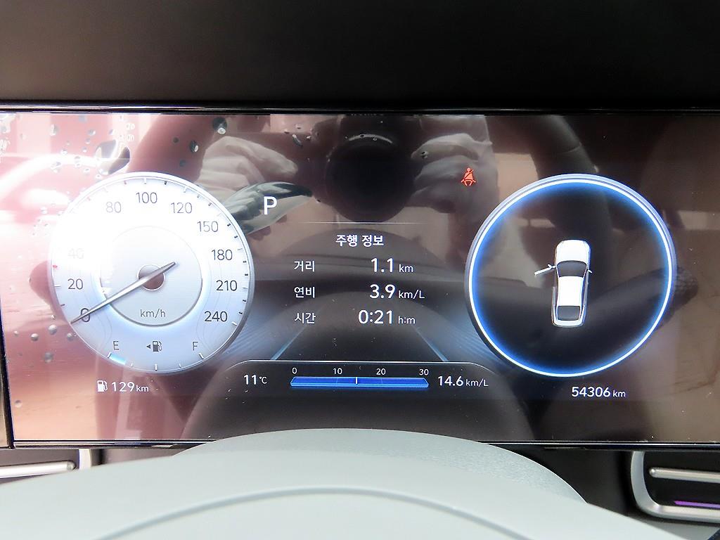 HYUNDAI Avante - Vista 9