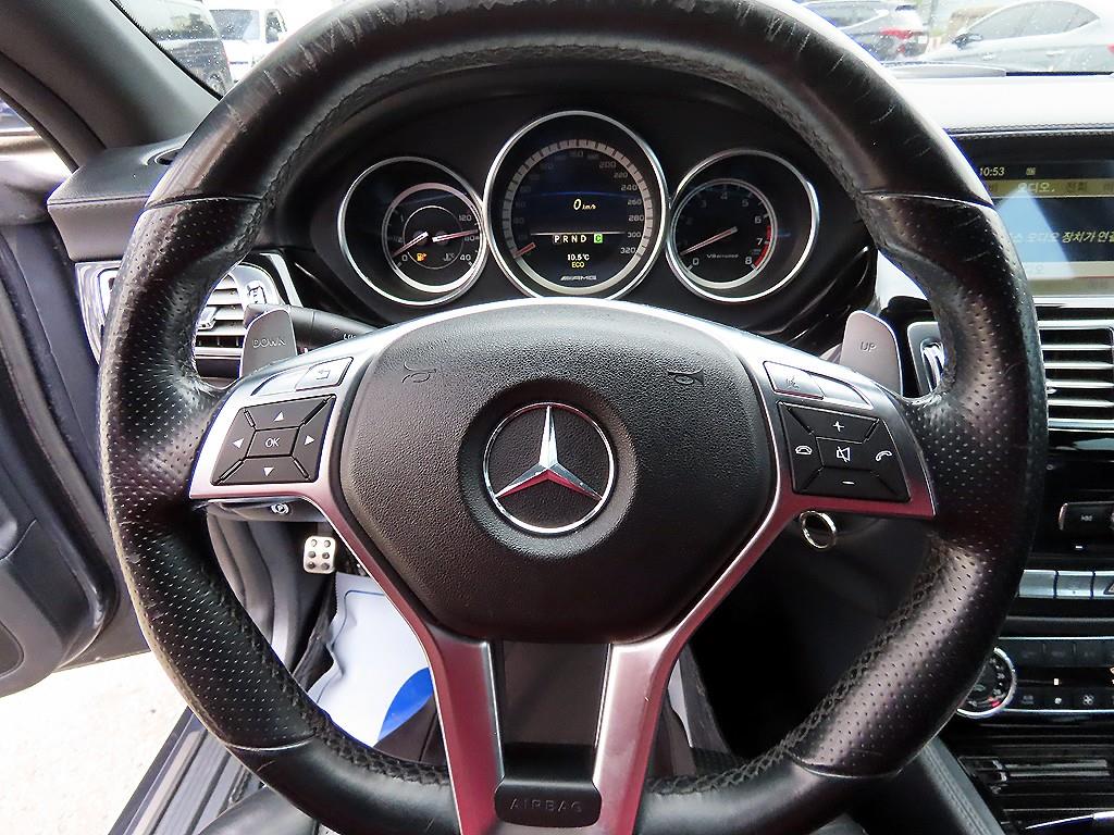 Mercedes Benz CLS Class - Vista 8