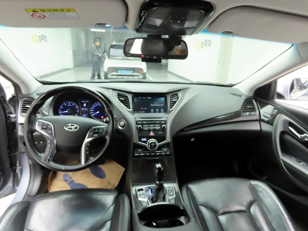 HYUNDAI Grandeur - Vista 6