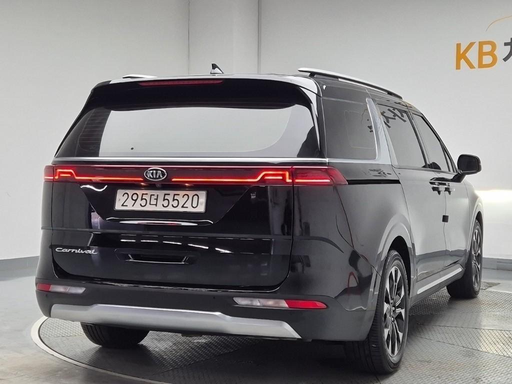 KIA Carnival - Vista 3