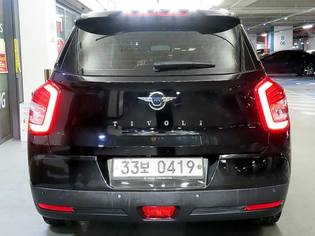 Ssangyong Tivoli - Vista 5