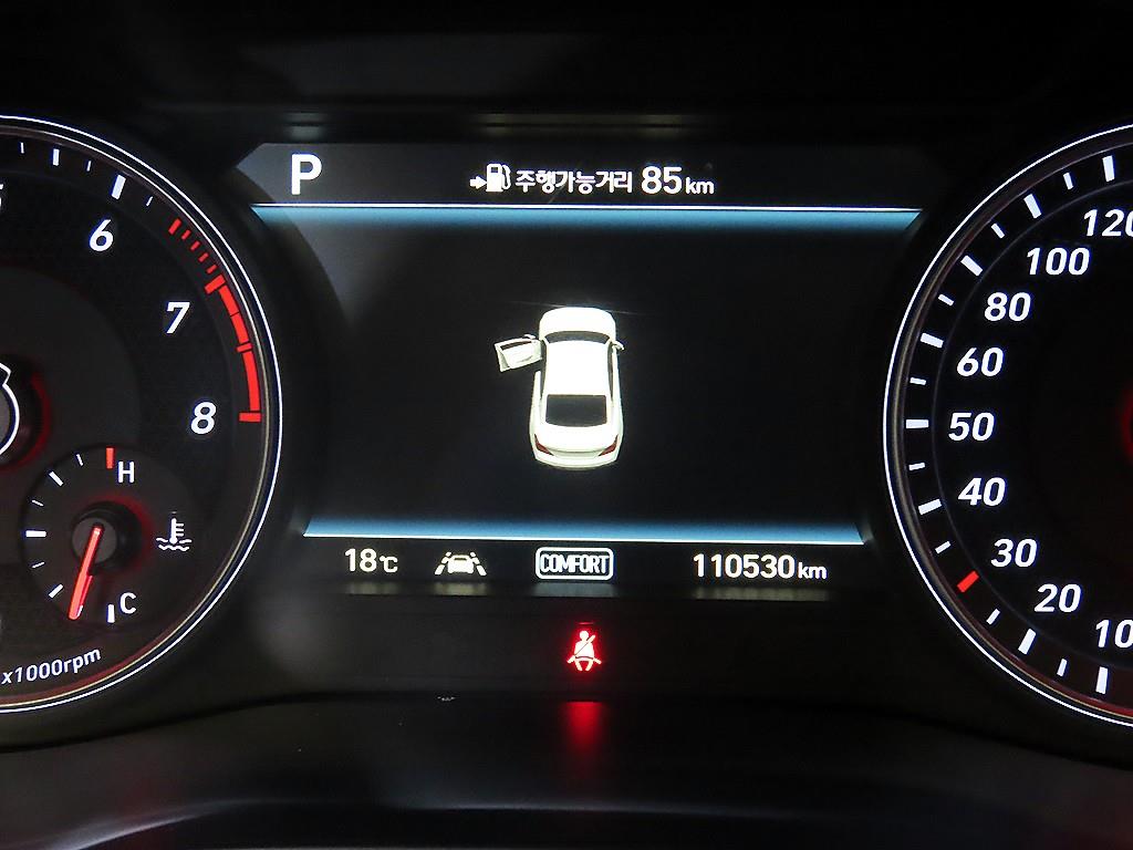 Genesis G70 - Vista 9