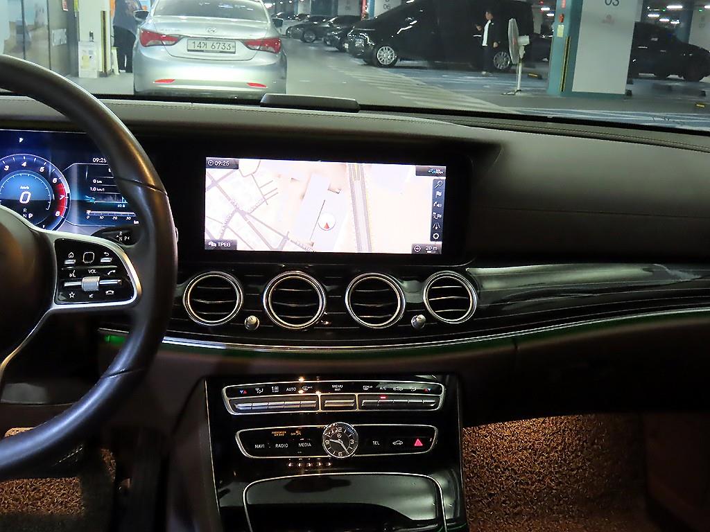 Mercedes Benz E class - Vista 11