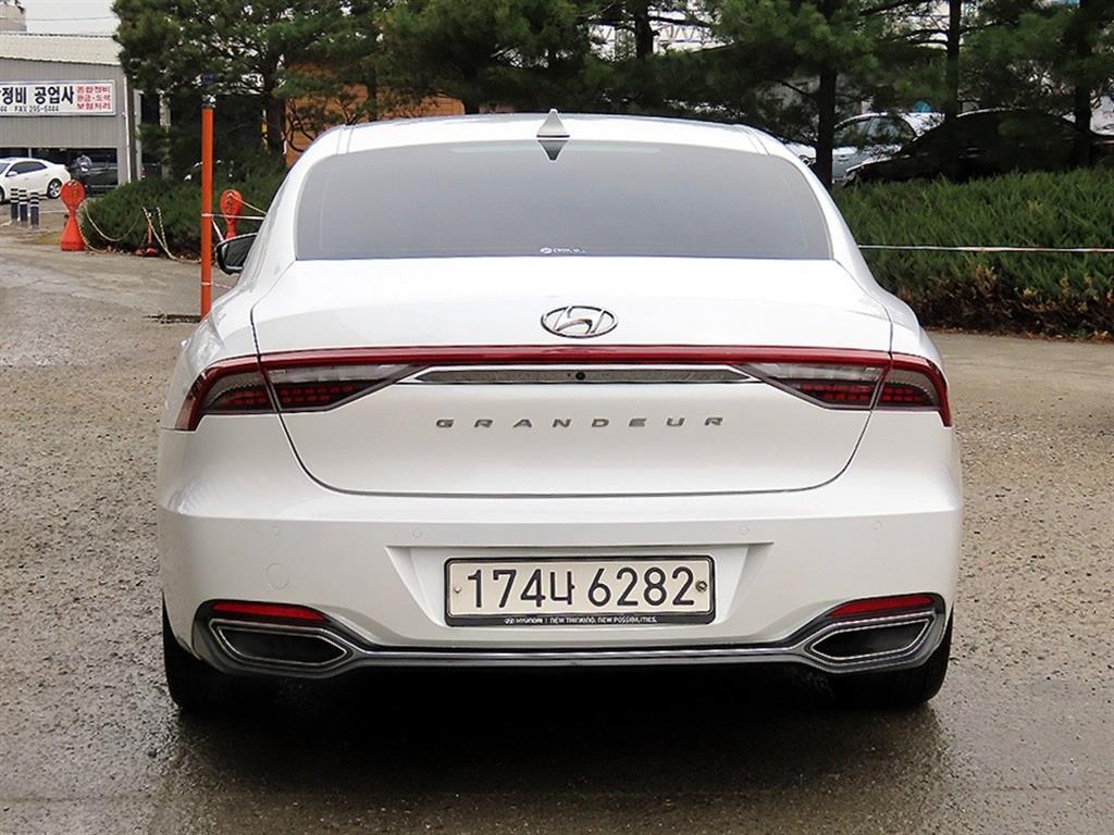 HYUNDAI Grandeur - Vista 4