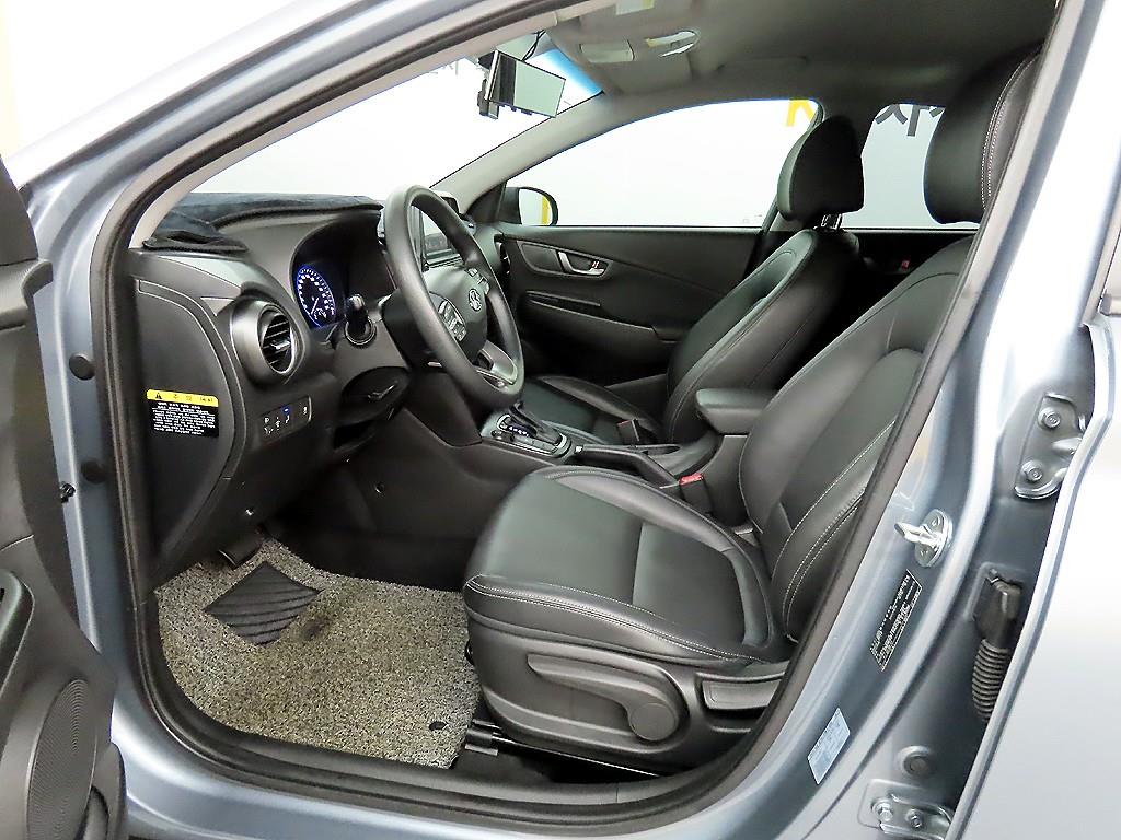 HYUNDAI Kona - Vista 5