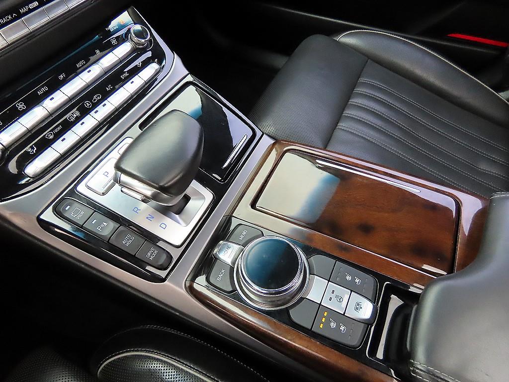 Genesis EQ900 - Vista 11