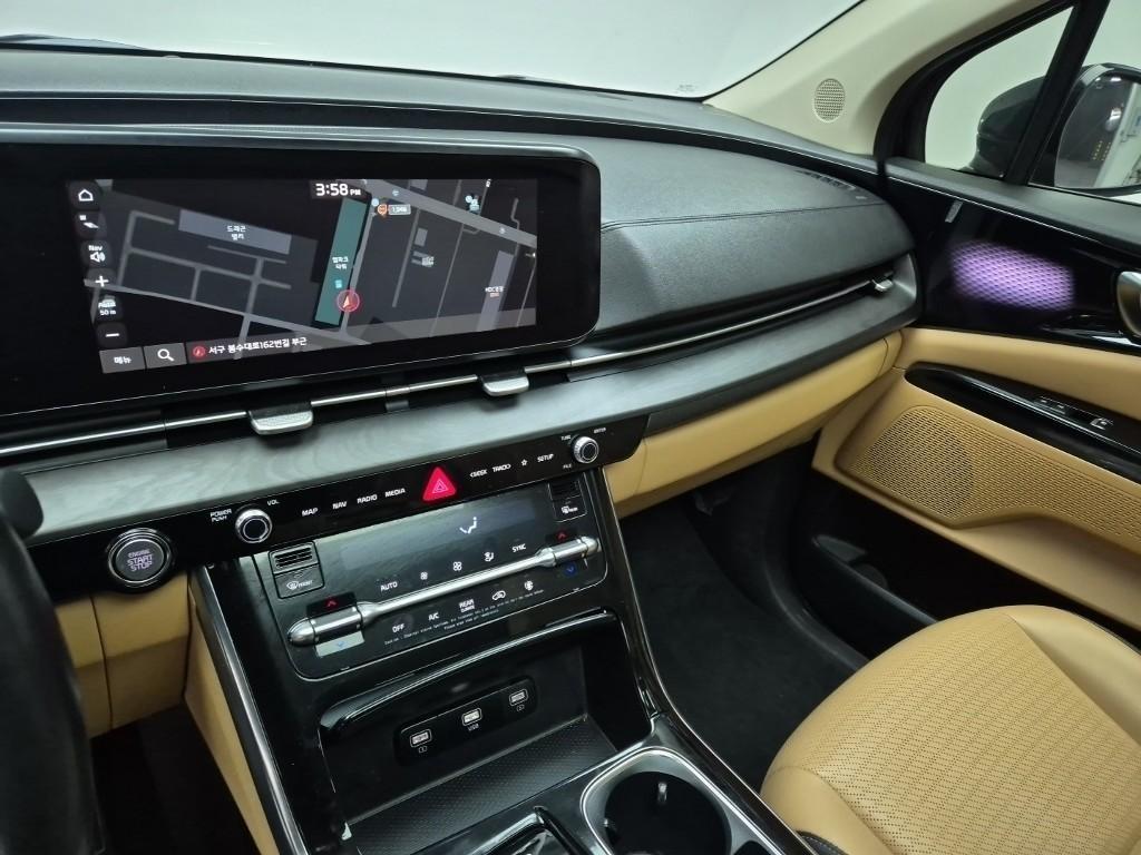 KIA Carnival - Vista 10