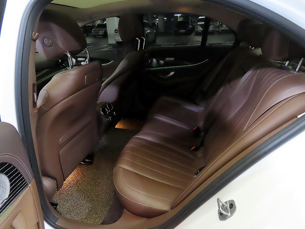 Mercedes Benz E class - Vista 7