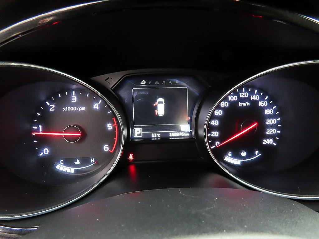 KIA Carnival - Vista 10