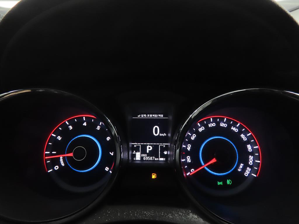 Ssangyong Tivoli - Vista 9