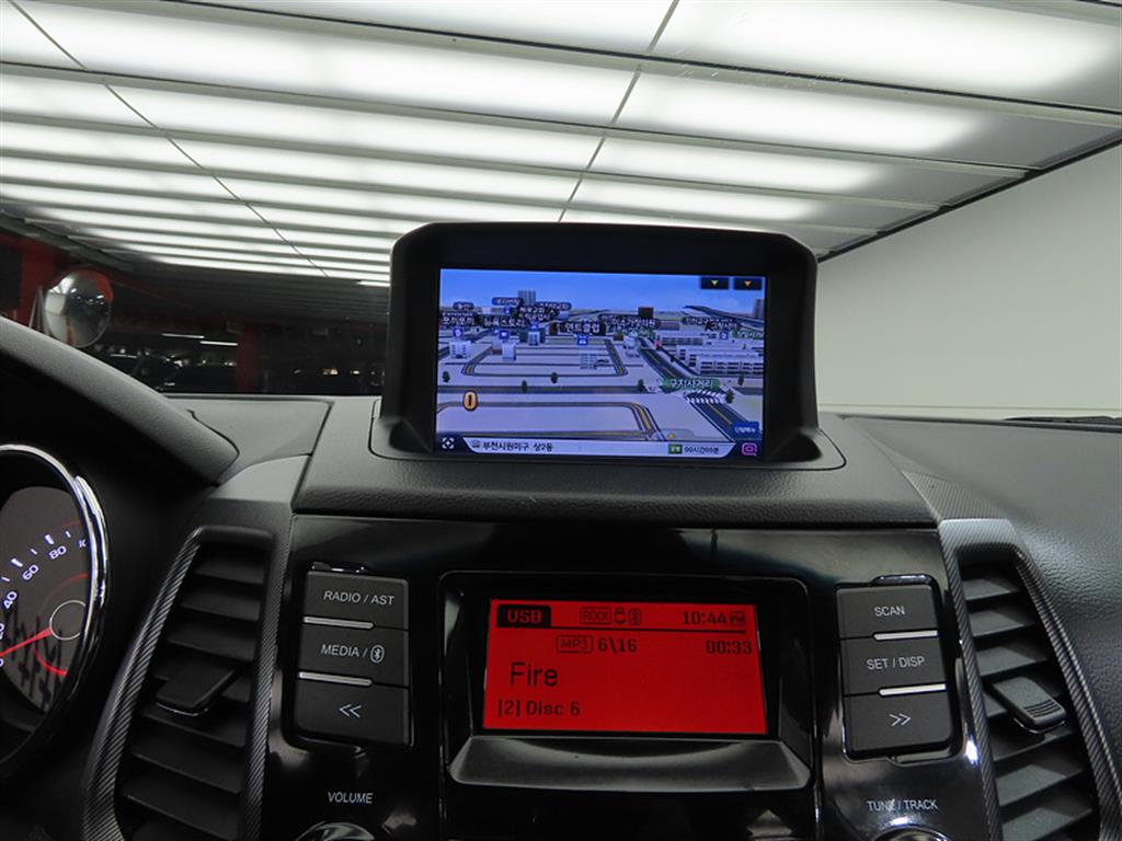 Ssangyong Tivoli 2017 Plateado - Importación desde Corea - HF Imports Iquique - Foto 14