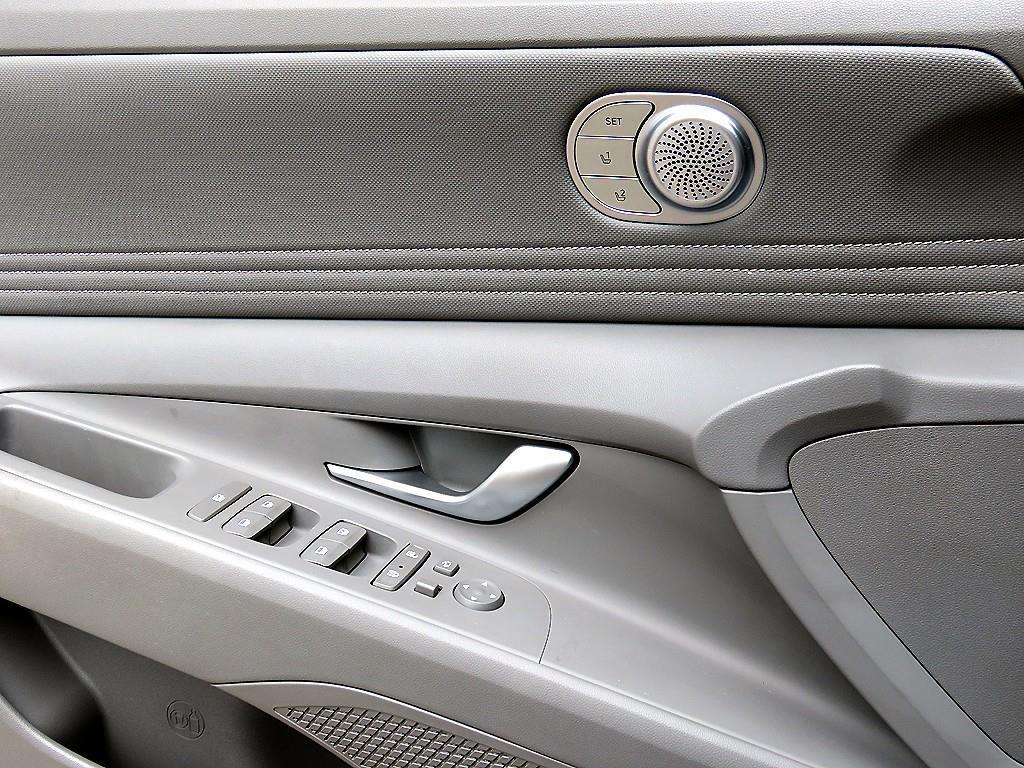 HYUNDAI Avante - Vista 11