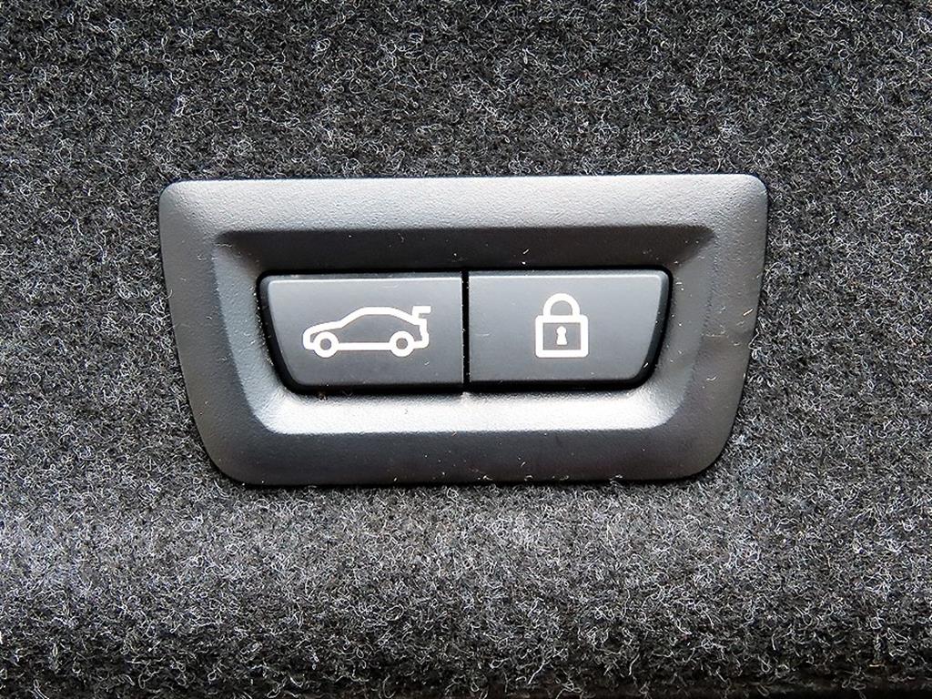 BMW 3 series 2022 Negro - Importación desde Corea - HF Imports Iquique - Foto 17