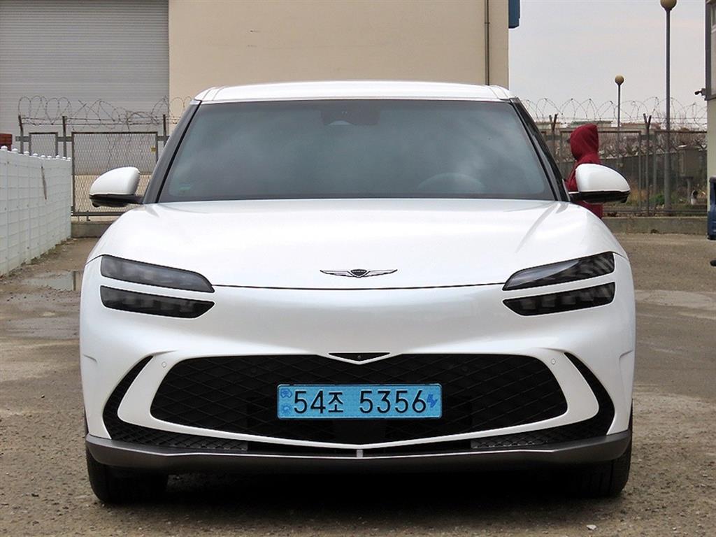 Genesis GV60 2022 Blanco - Importación desde Corea - HF Imports Iquique - Foto 1