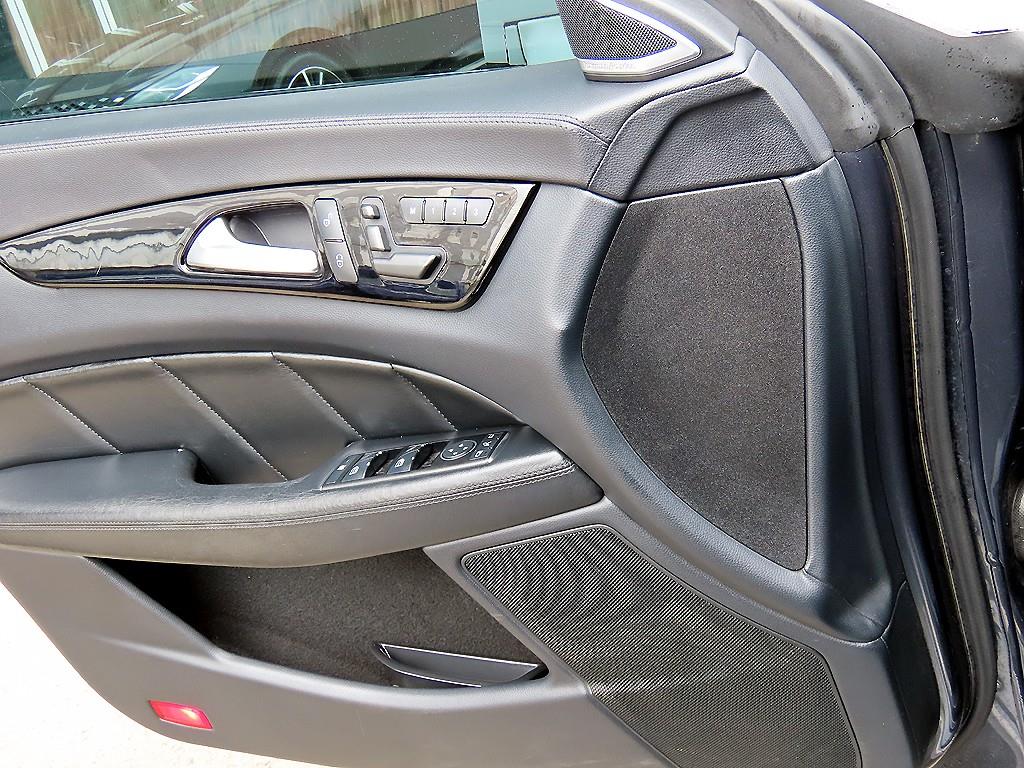 Mercedes Benz CLS Class - Vista 11