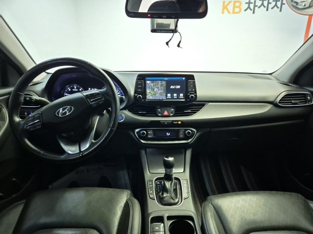 HYUNDAI i30 - Vista 8