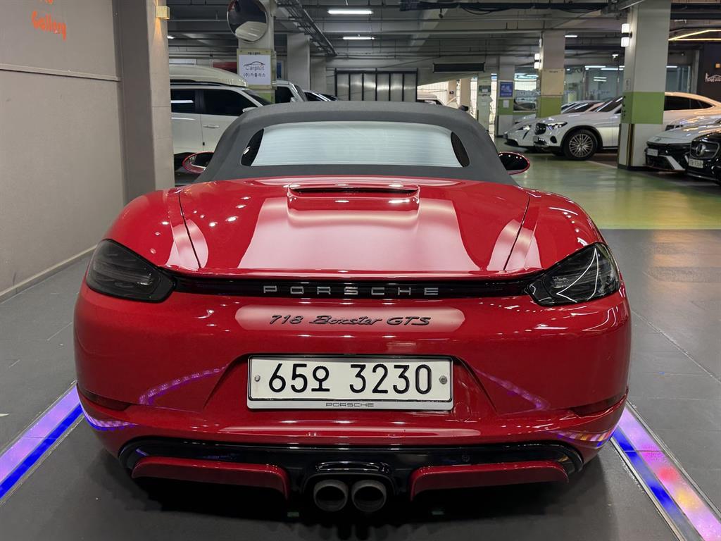 Porsche 718 - Vista 4