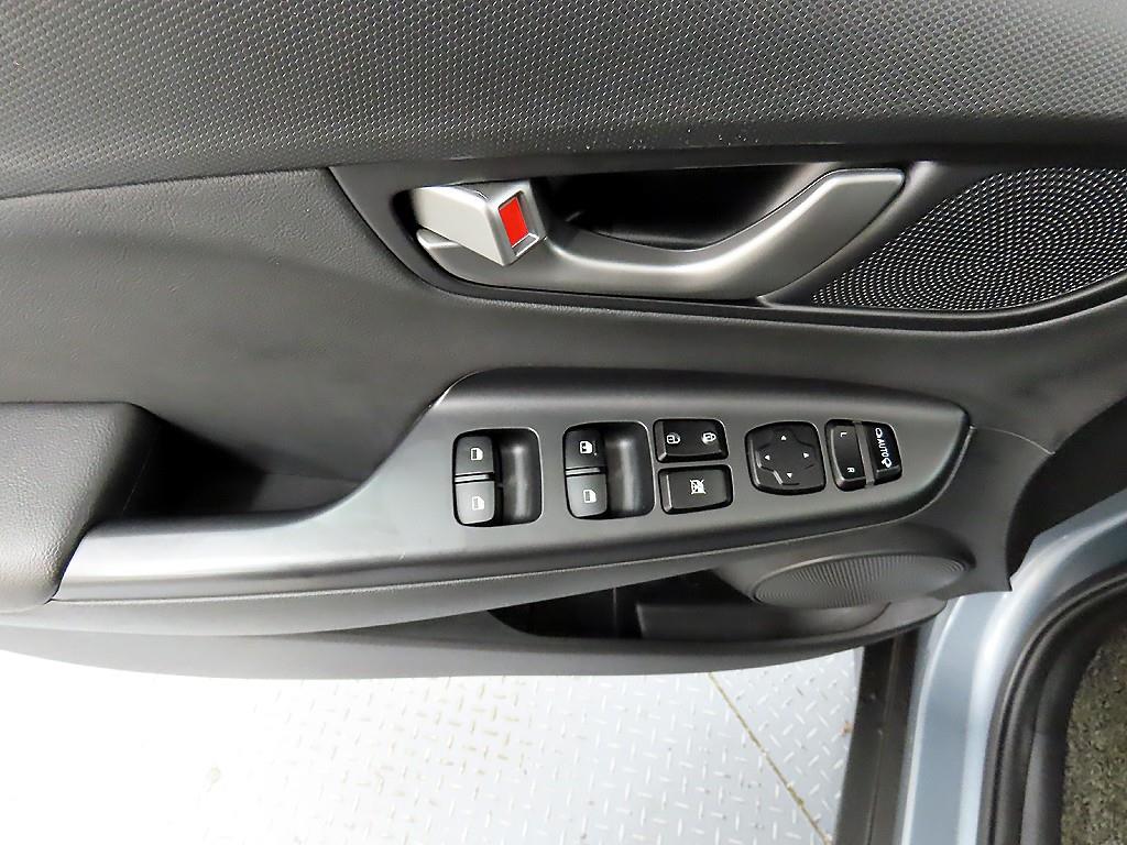 HYUNDAI Kona - Vista 11