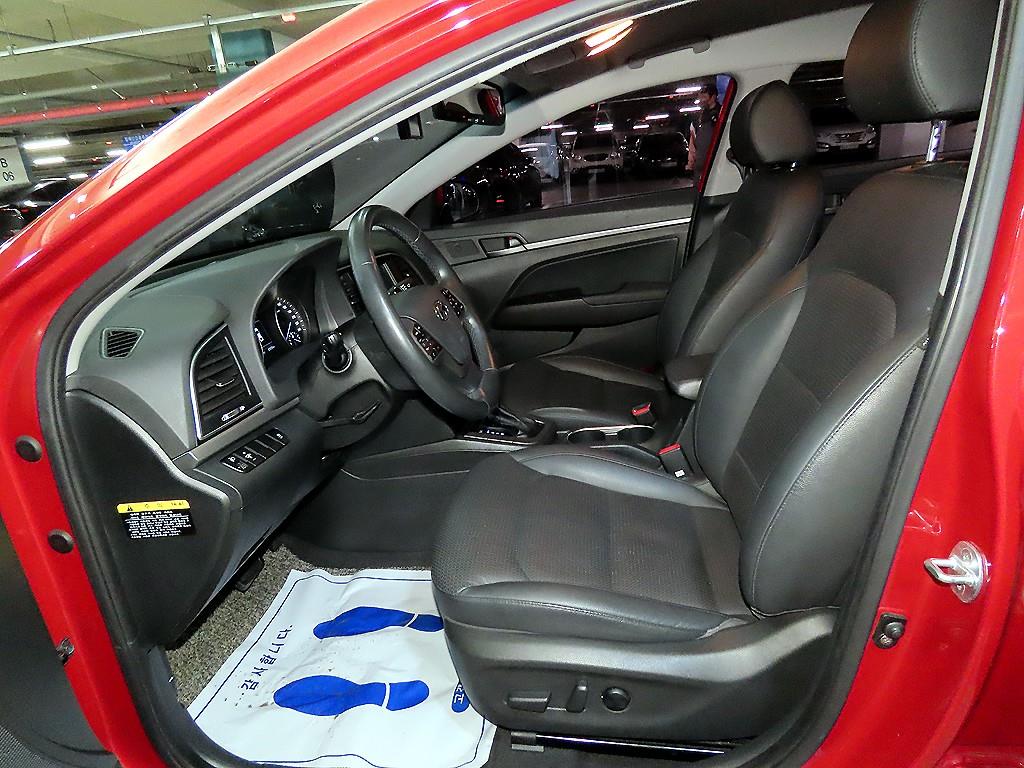 HYUNDAI Avante - Vista 6