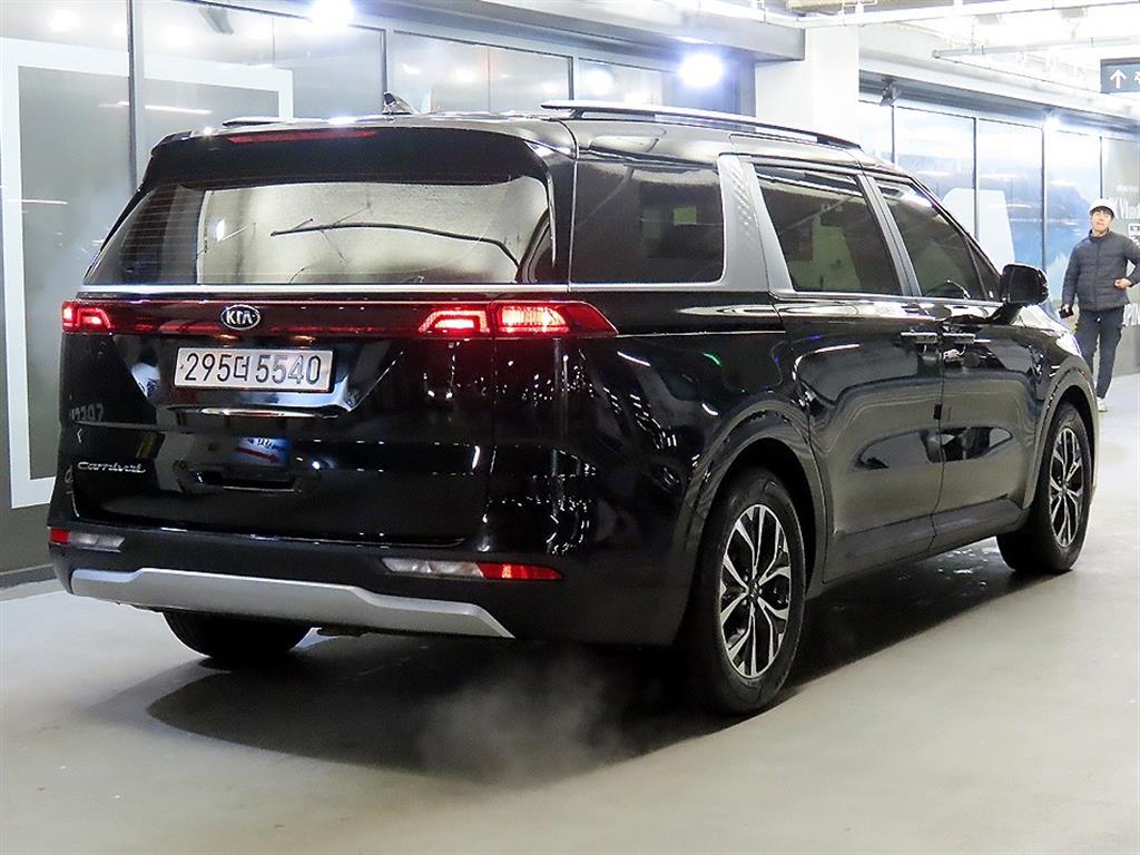 KIA Carnival - Vista 4