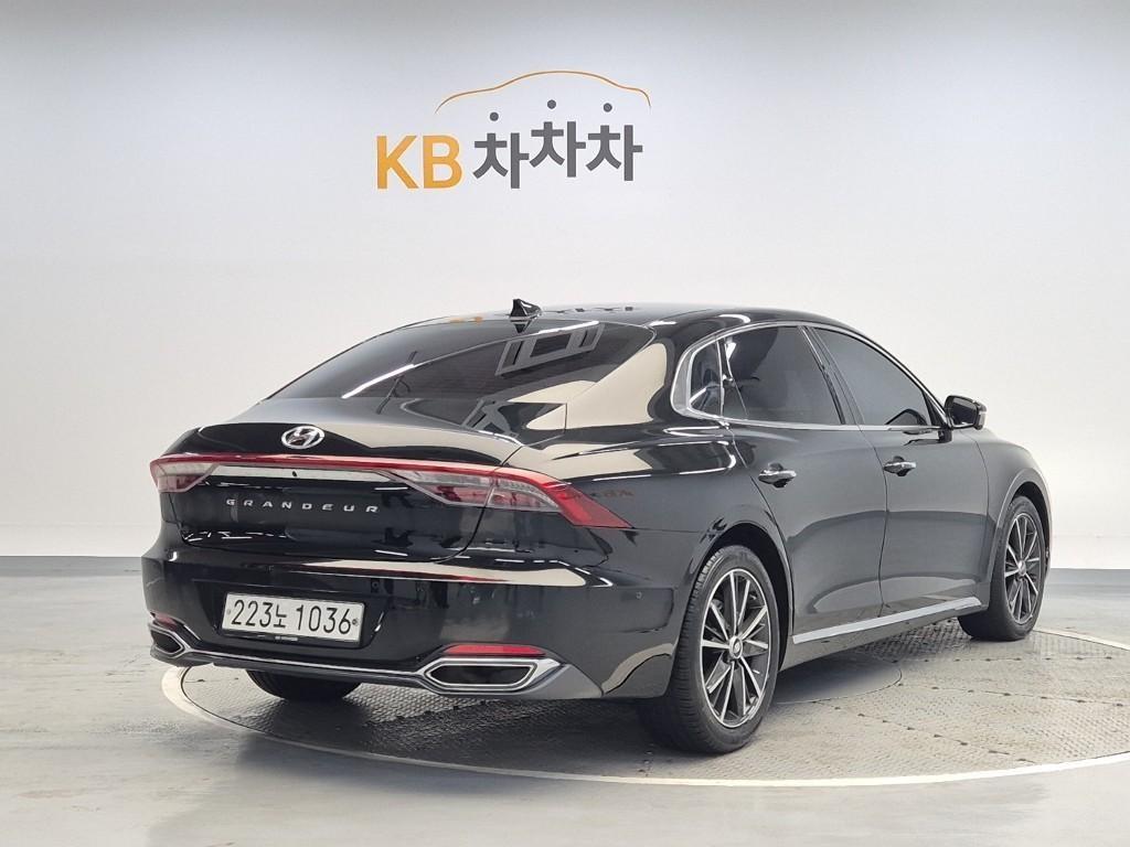 HYUNDAI Grandeur - Vista 3