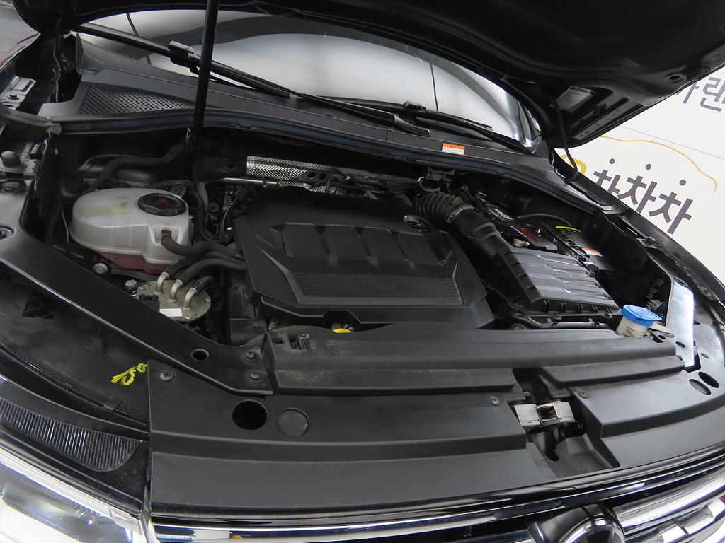 Volkswagen Tiguan 2021 Negro - Importación desde Corea - HF Imports Iquique - Foto 19