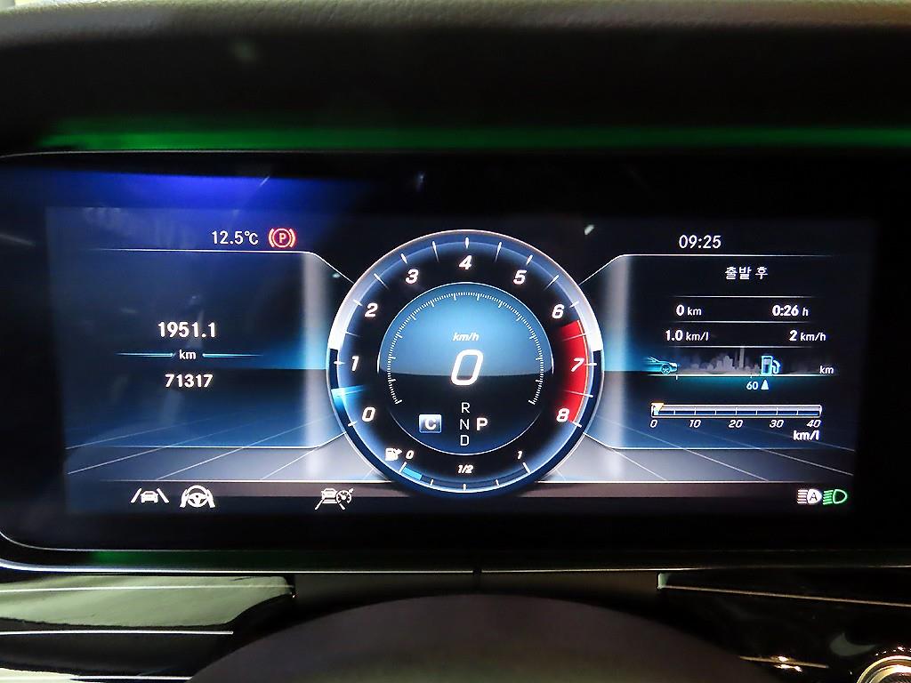 Mercedes Benz E class - Vista 9