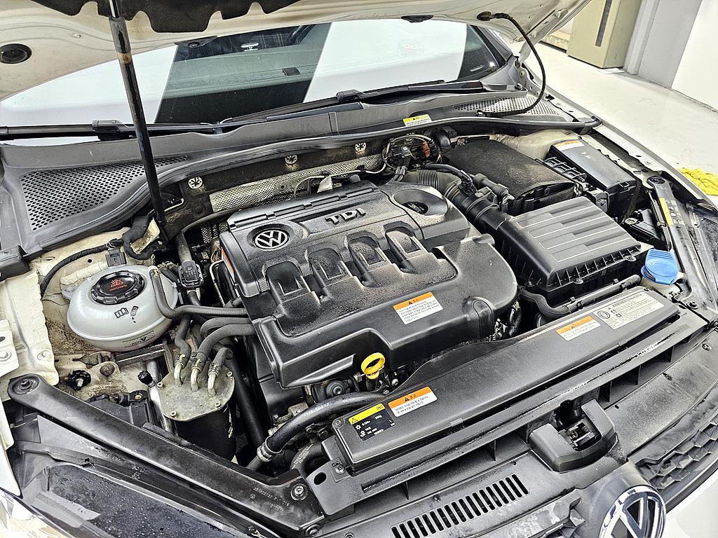 Volkswagen Golf - Vista 6