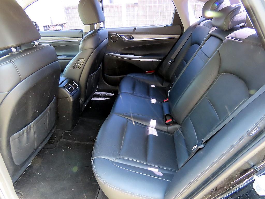 HYUNDAI Grandeur - Vista 6