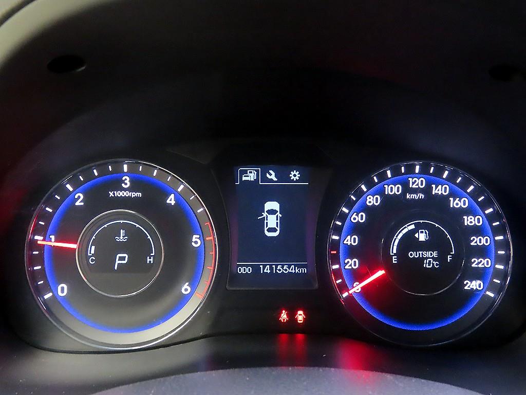 HYUNDAI i40 - Vista 8