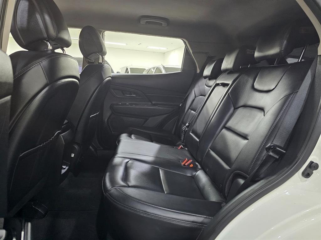 Ssangyong Korando - Vista 12